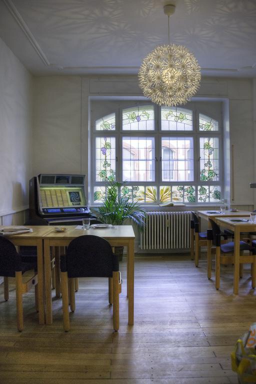 Pensionsieben Das Andere Hotel Лёррах Экстерьер фото