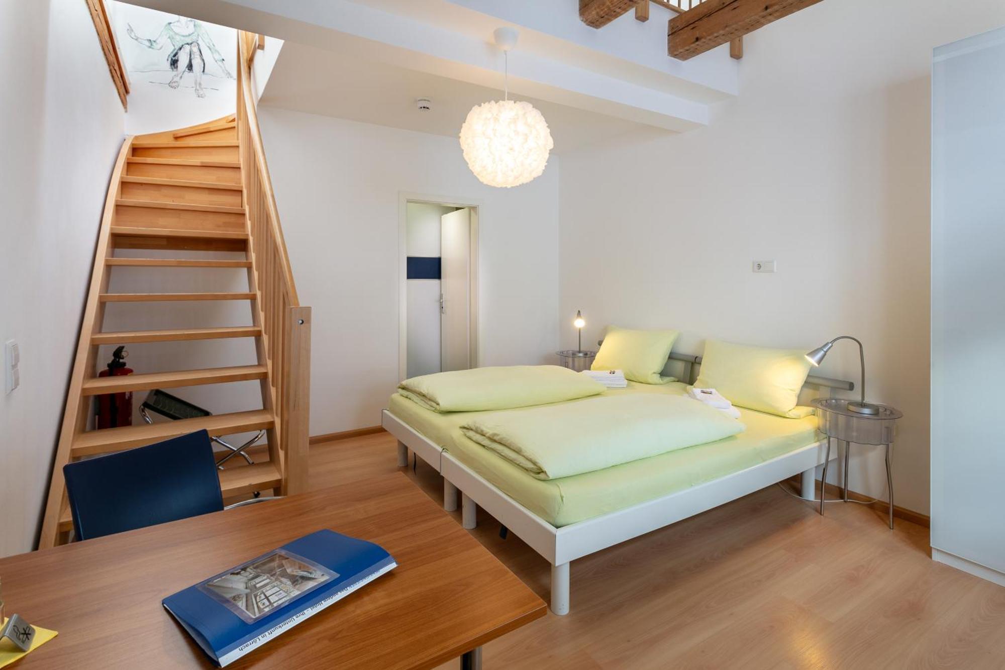 Pensionsieben Das Andere Hotel Лёррах Экстерьер фото