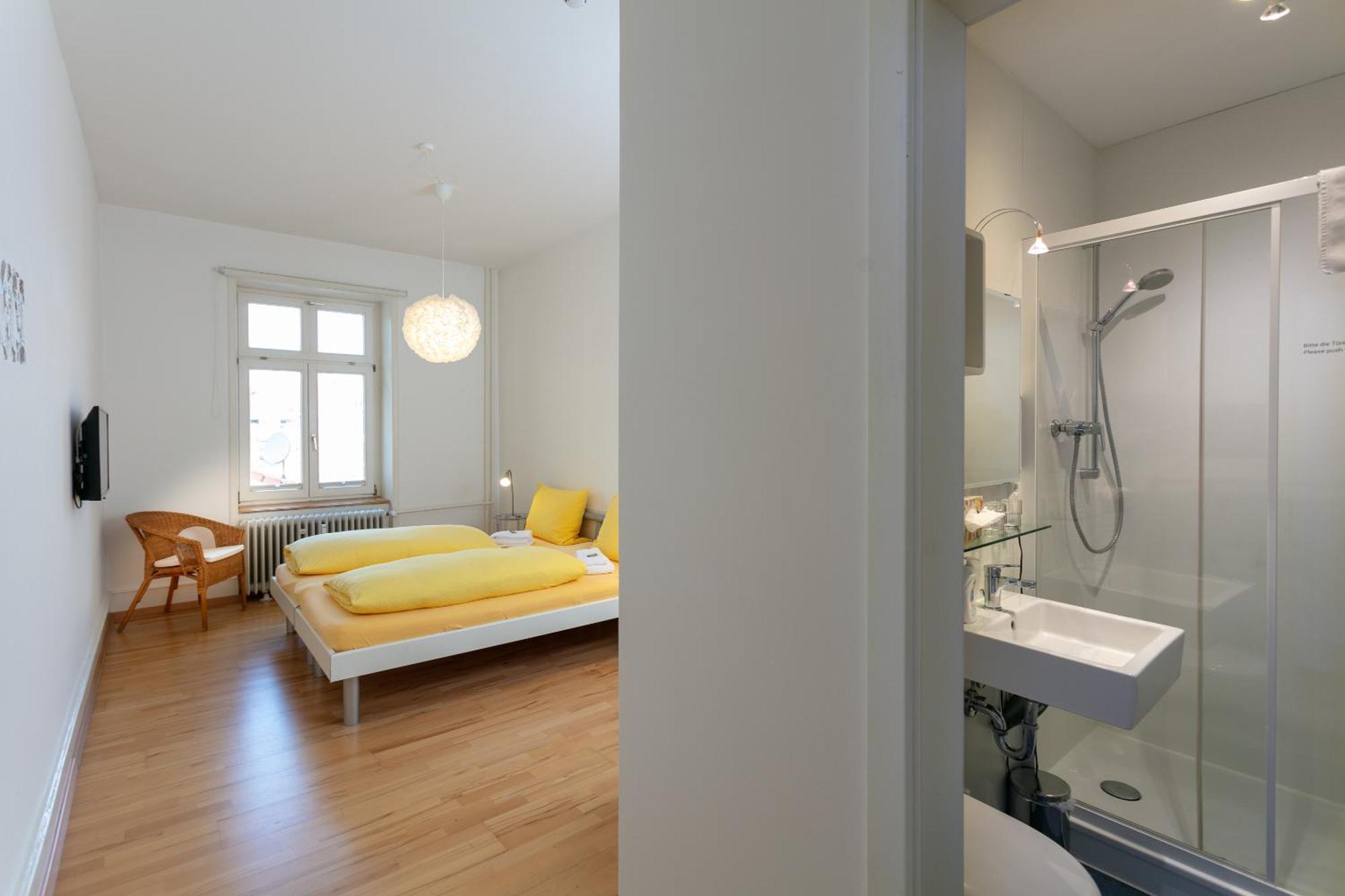 Pensionsieben Das Andere Hotel Лёррах Экстерьер фото