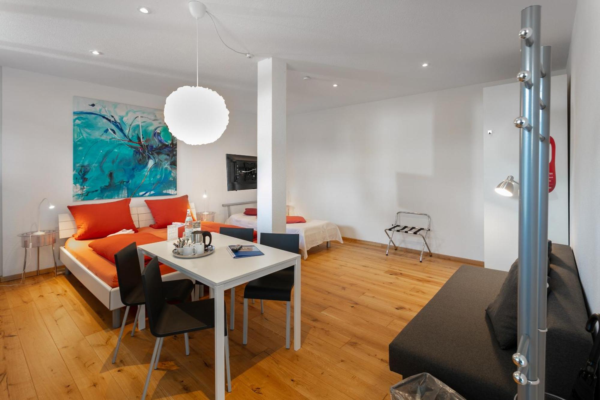 Pensionsieben Das Andere Hotel Лёррах Экстерьер фото