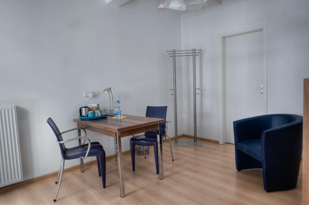 Pensionsieben Das Andere Hotel Лёррах Экстерьер фото