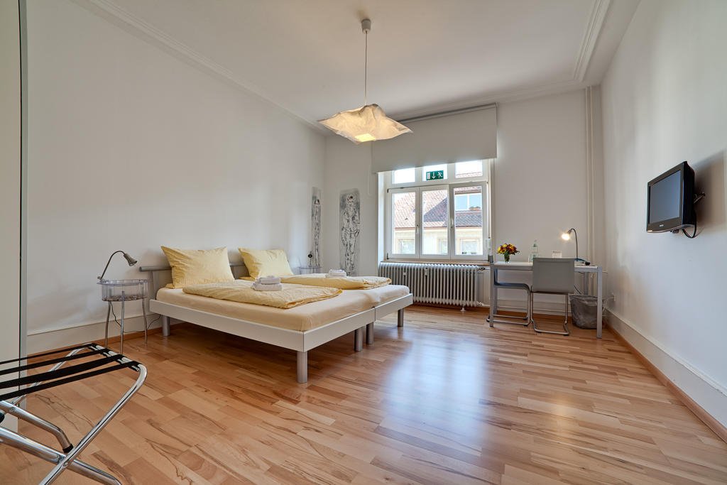 Pensionsieben Das Andere Hotel Лёррах Номер фото