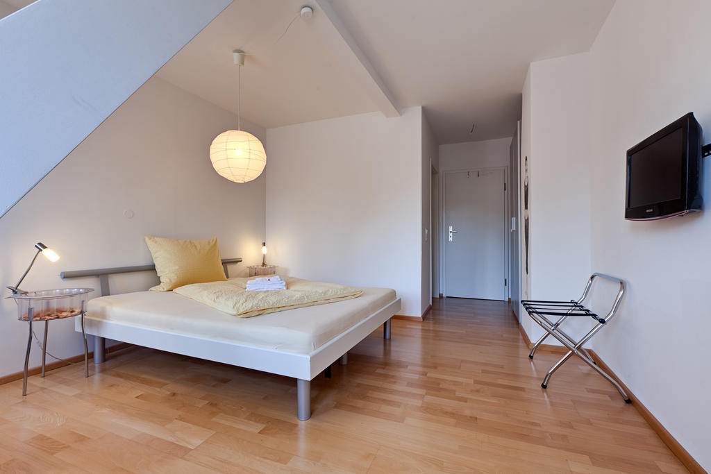 Pensionsieben Das Andere Hotel Лёррах Номер фото