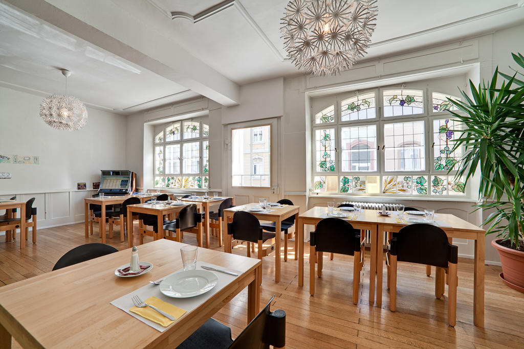 Pensionsieben Das Andere Hotel Лёррах Экстерьер фото